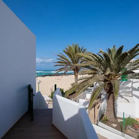 Homeforguest Modern And New Beachfront Апартаменты Ла-Олива