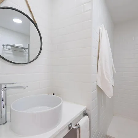 Apartman Homeforguest Modern And New Beachfront *