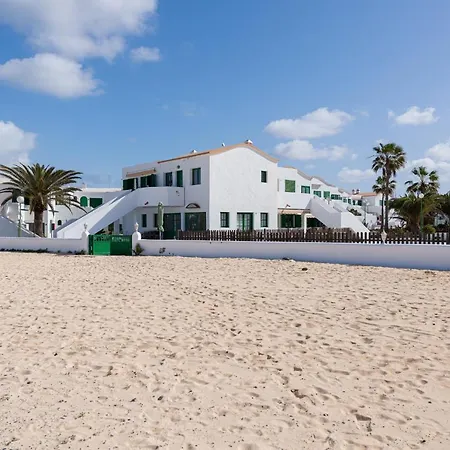 Апартаменты Homeforguest Modern And New Beachfront *