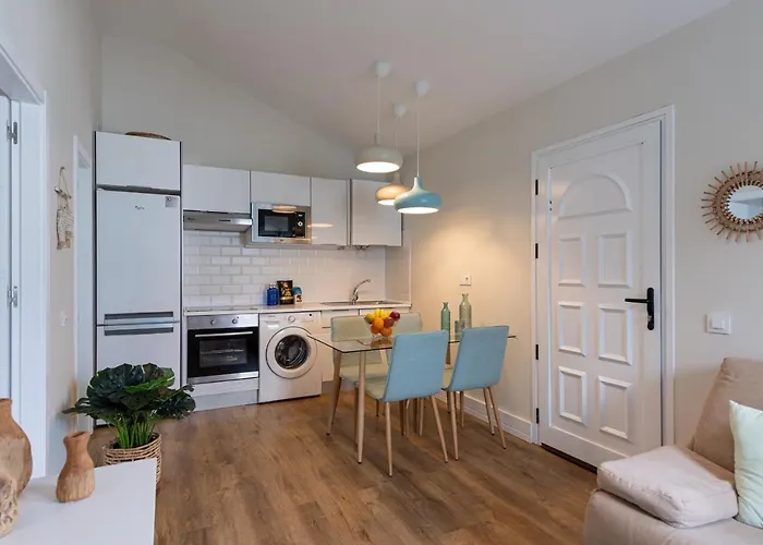 Homeforguest Modern And New Beachfront Διαμέρισμα