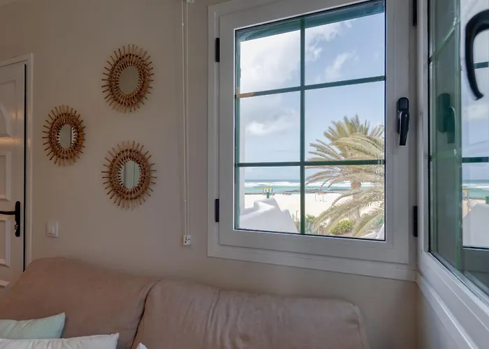 Homeforguest Modern And New Beachfront Apartmán